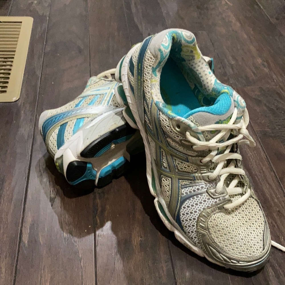 ASICS kayano 17 very good condition MSRP $160